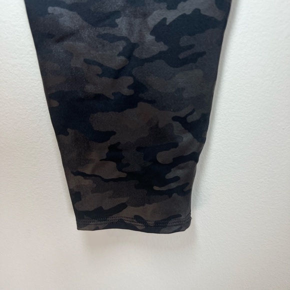 Spanx Womens Camo Leggings Black Shine Wide Compression Waistband Stretch Sz 2XL - Picture 8 of 10